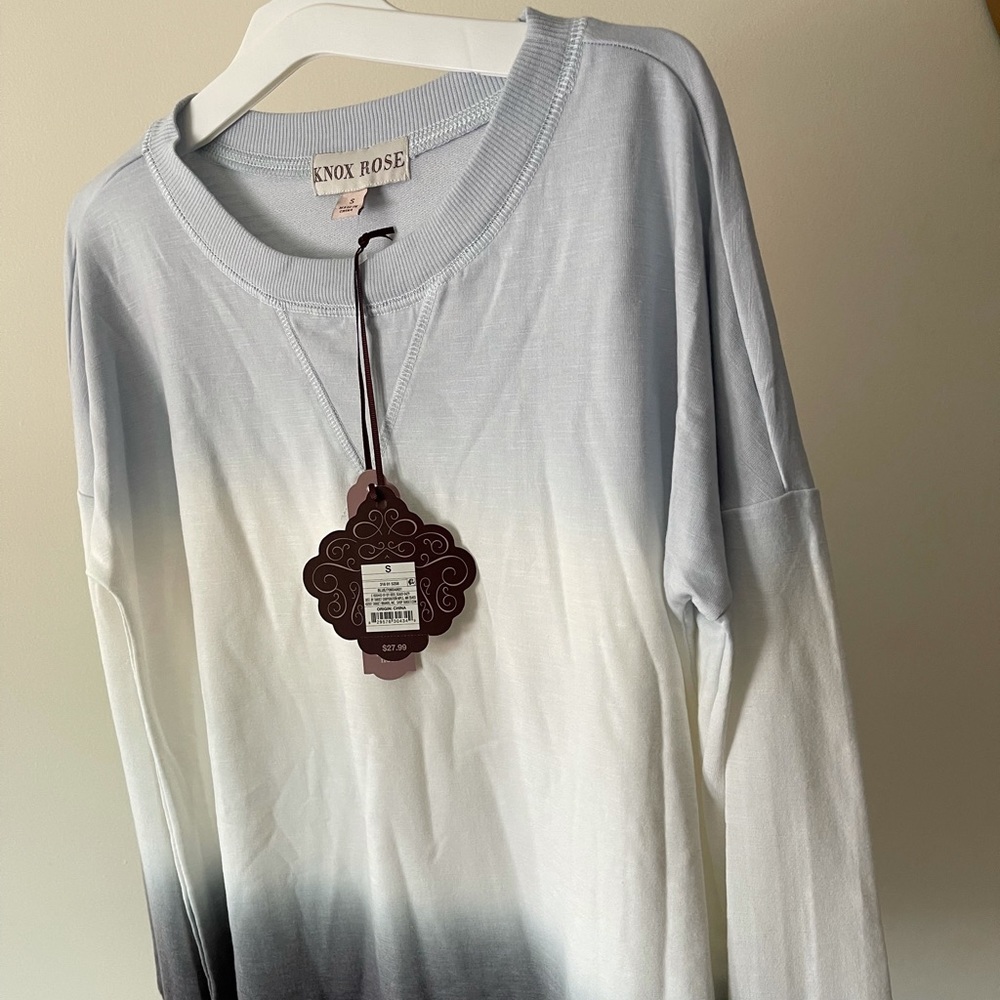 Women crew neck light weight sweater